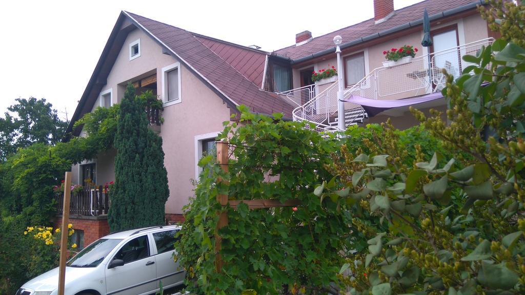Bertalan Apartman Vonyarcvashegy Exterior photo